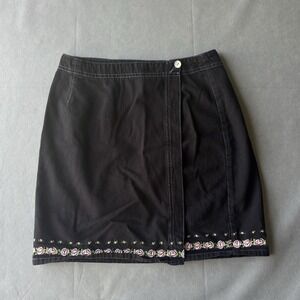 *A.M.I.* Woman's Black Skirt Size 10